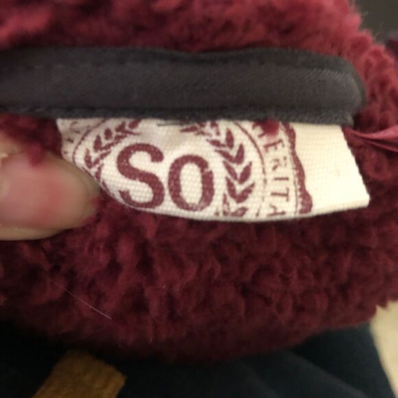 SO Women’s XS Sherpa Zip-Up Jacket – Maroon Fuzzy Hooded Coat with Pockets - Picture 6 of 8